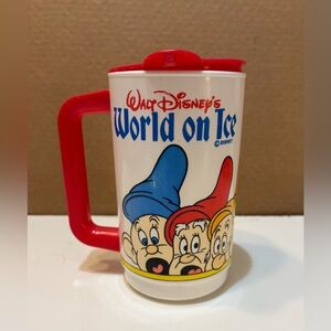 Vintage Walt Disney's World On Ice Snow White & The 7 Dwarfs Plastic
Mug w/Lid